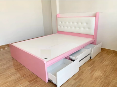 Giường gỗ MDF màu hồng