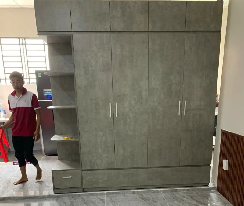 Tủ quần áo 4 cánh 1 kệ màu xám xi măng ( TAGXM )